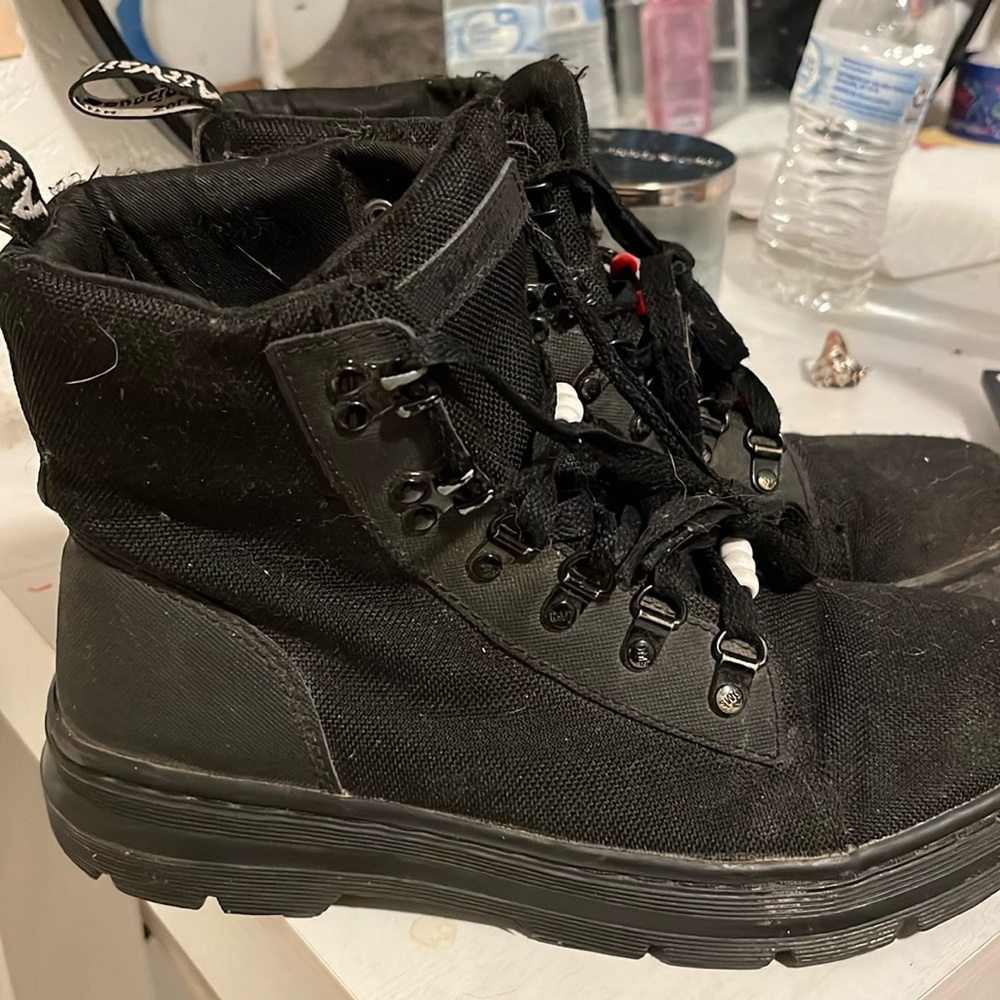 Brand:Dr.Martens Size:W9 Color:Black